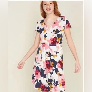 NWT Old Navy Floral Printed Dress